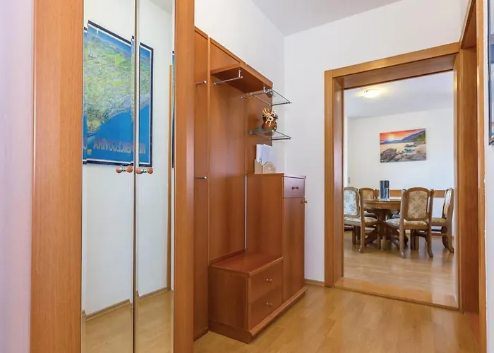 Mikulic Apartment Makarska