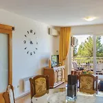 Mikulic Apartment Makarska