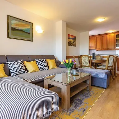 Mikulic Apartment Makarska